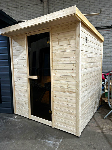 Premium outdoor sauna